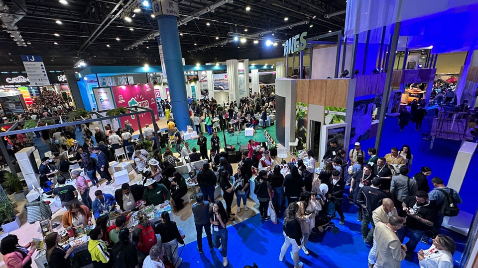 27ª Feria Internacional de Turismo – FIT“No tenemos techo, somos uno de los  motores de la economía del país” | FIT